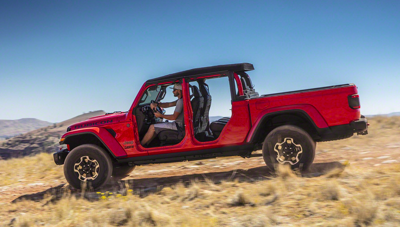 Illustration for article titled The 2020 Jeep Gladiator Is the Glorious Jeep Pickup You've Been Dreaming of for the Past 26 Years